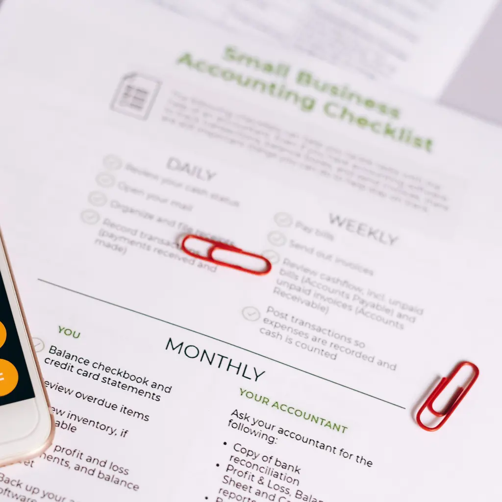 A small-business accounting checklist with daily, weekly and monthly tasks.
